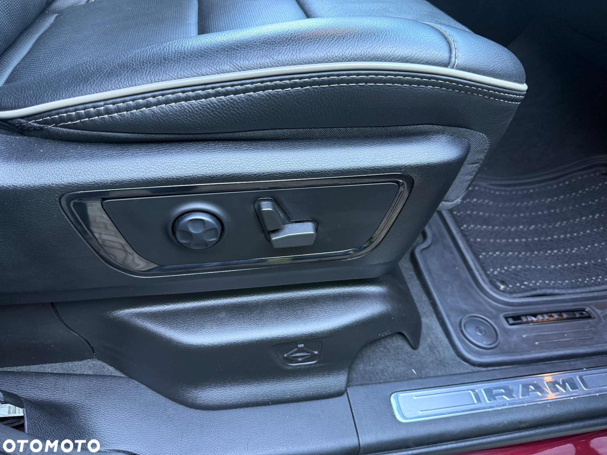 Dodge RAM 1500 5.7 4x4 - 22