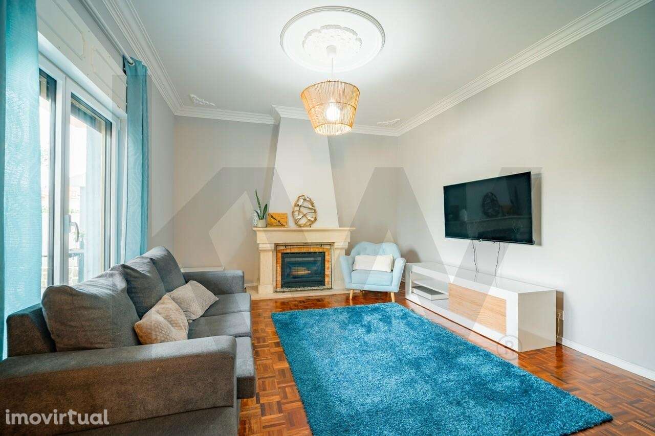 Moradia T5 com terreno de 400m2 na Rebelva, São Domingos de Rana - Grande imagem: 5/35