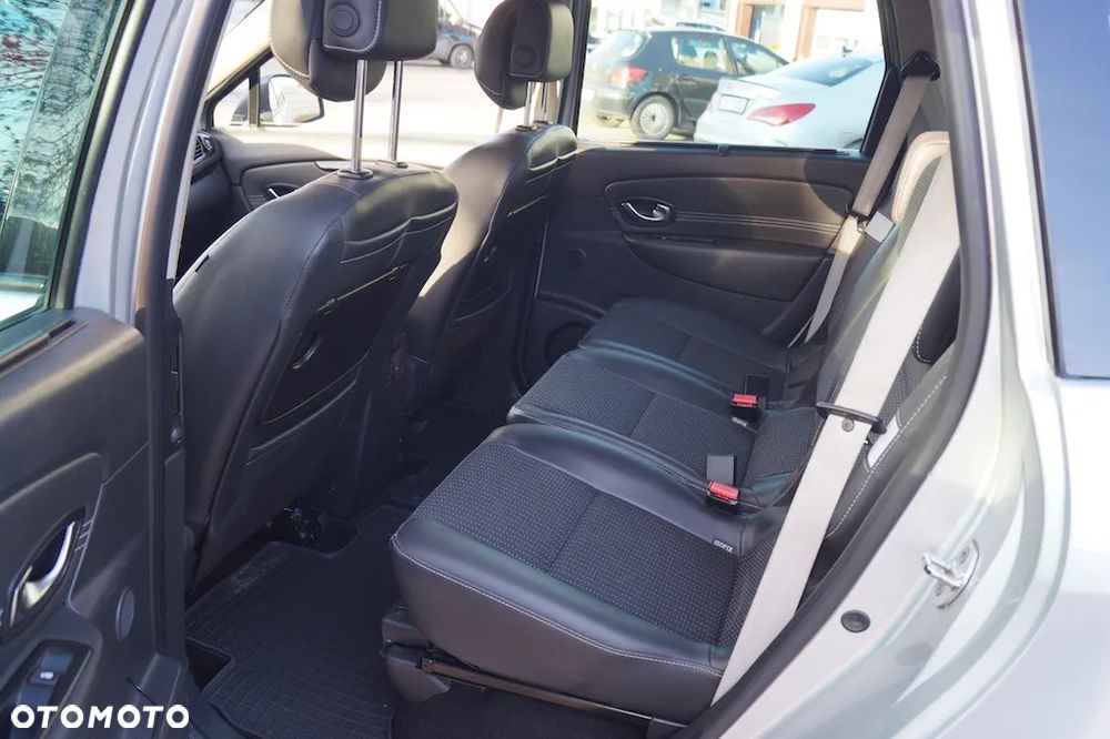 Renault Grand Scenic Gr 1.9 dCi Bose Edition - 11