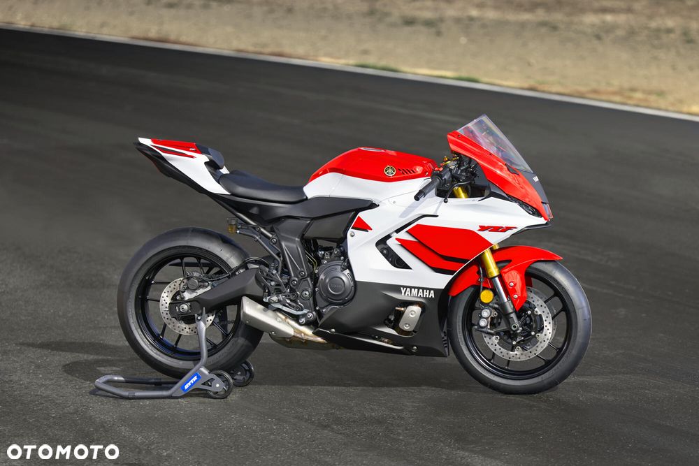 Yamaha R7 - 1