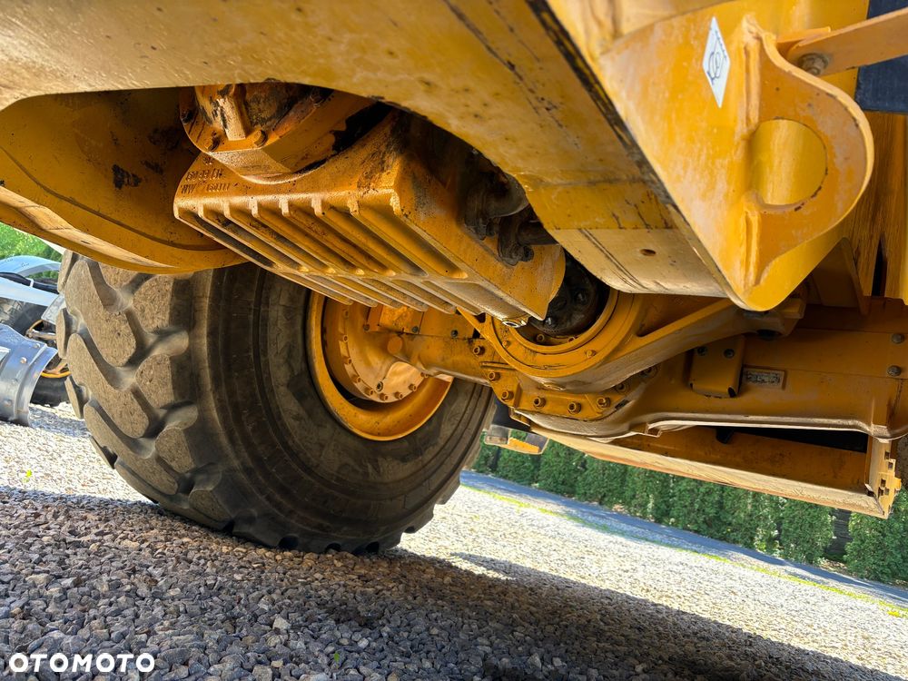 Volvo VOLVO L150G rok 2011,waga 26ton, łyżka 4,5m3 opony MICHELIN 70%, bdb - 10