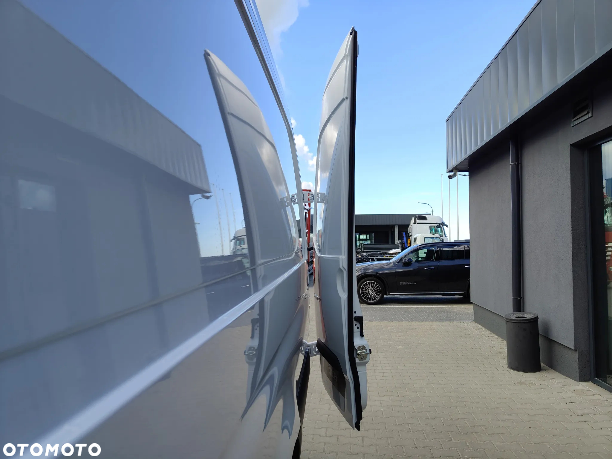 Mercedes-Benz Sprinter - 9