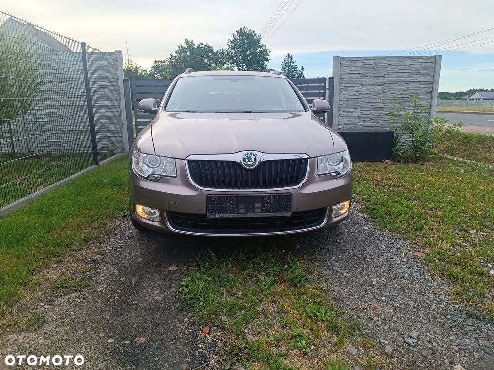 Skoda Superb 2.0 TSI DSG Exclusive - 2