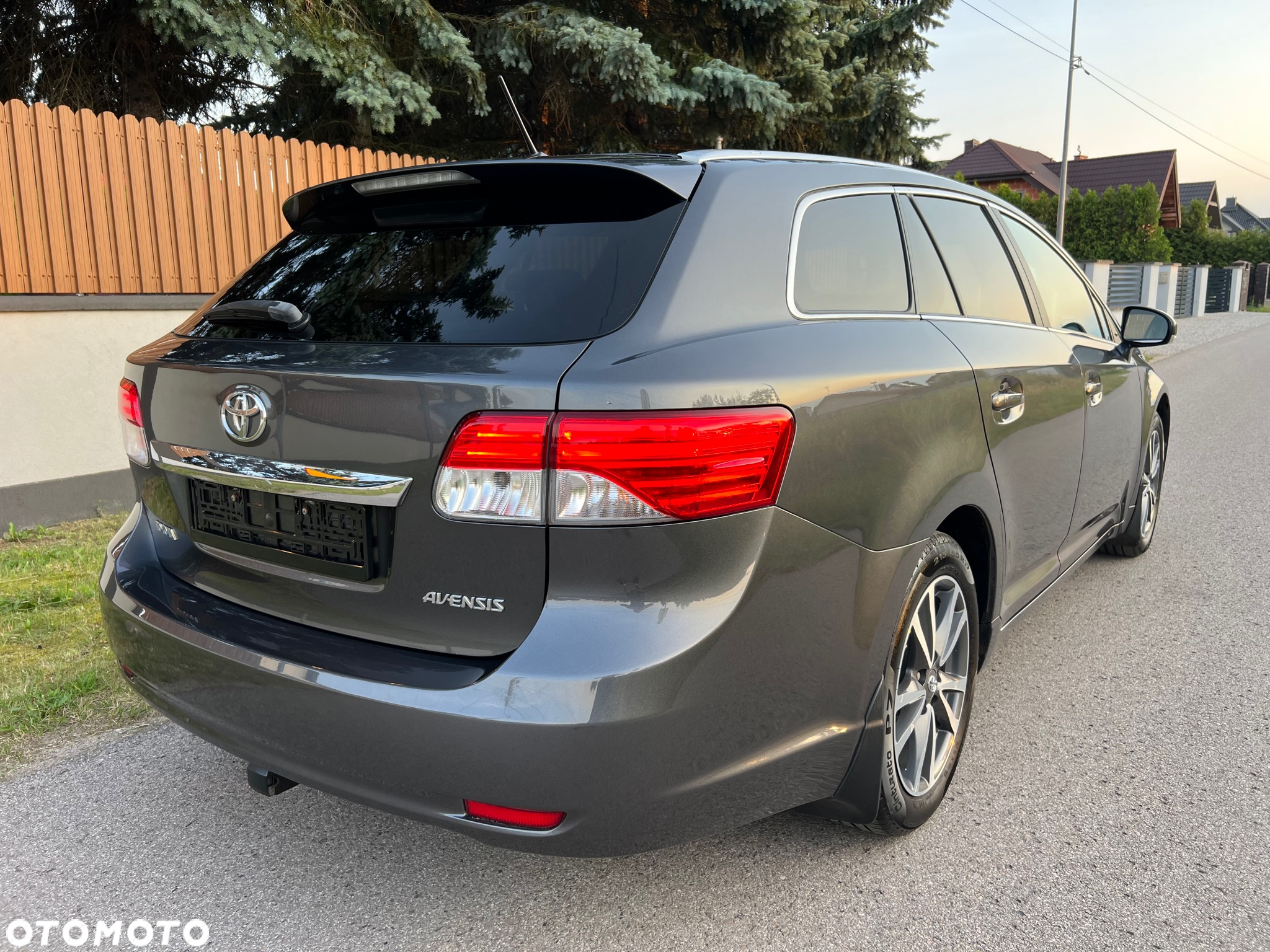 Toyota Avensis 1.8 Premium - 36