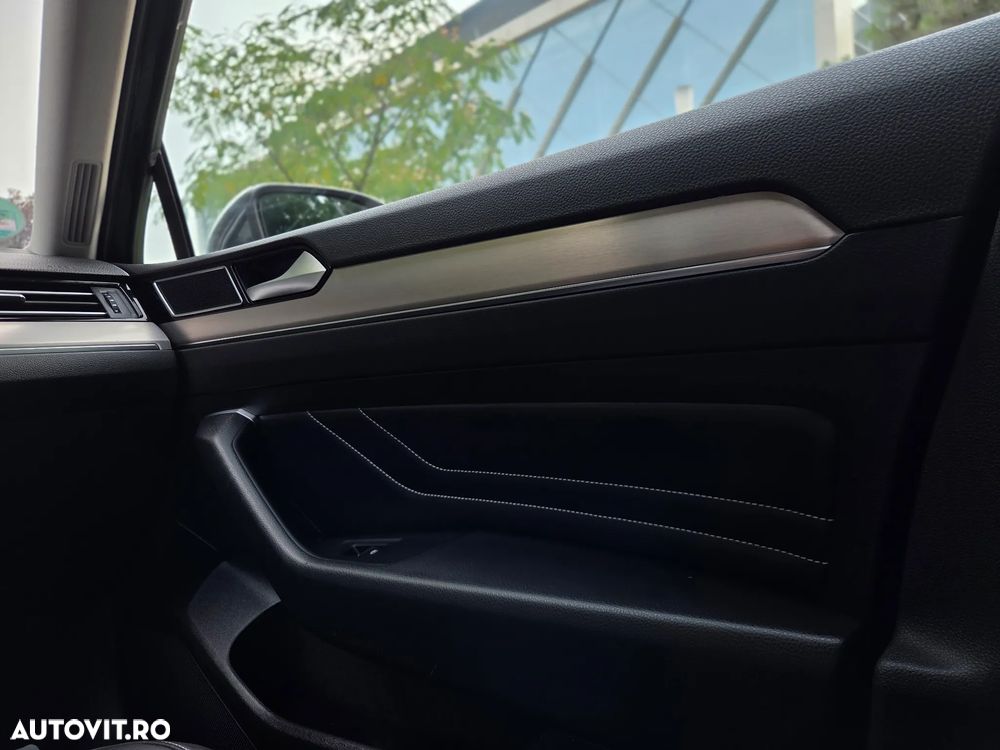 Volkswagen Passat 2.0 TDI SCR DSG Elegance - 24