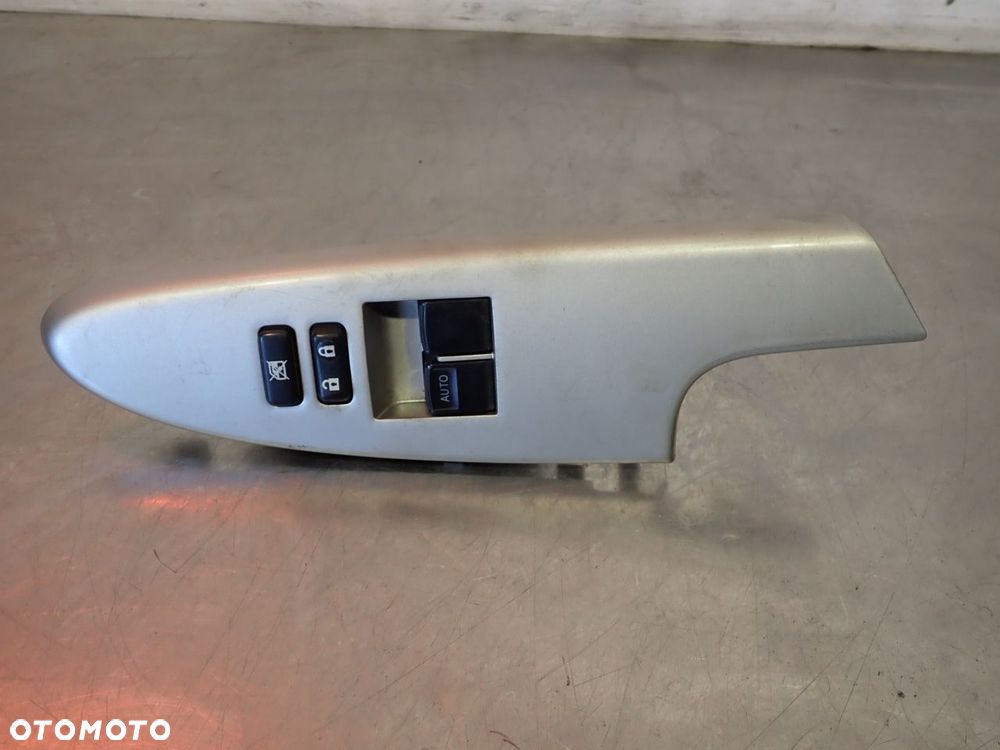 PANEL STEROWANIA SZYB TOYOTA URBAN CRUISER - 2