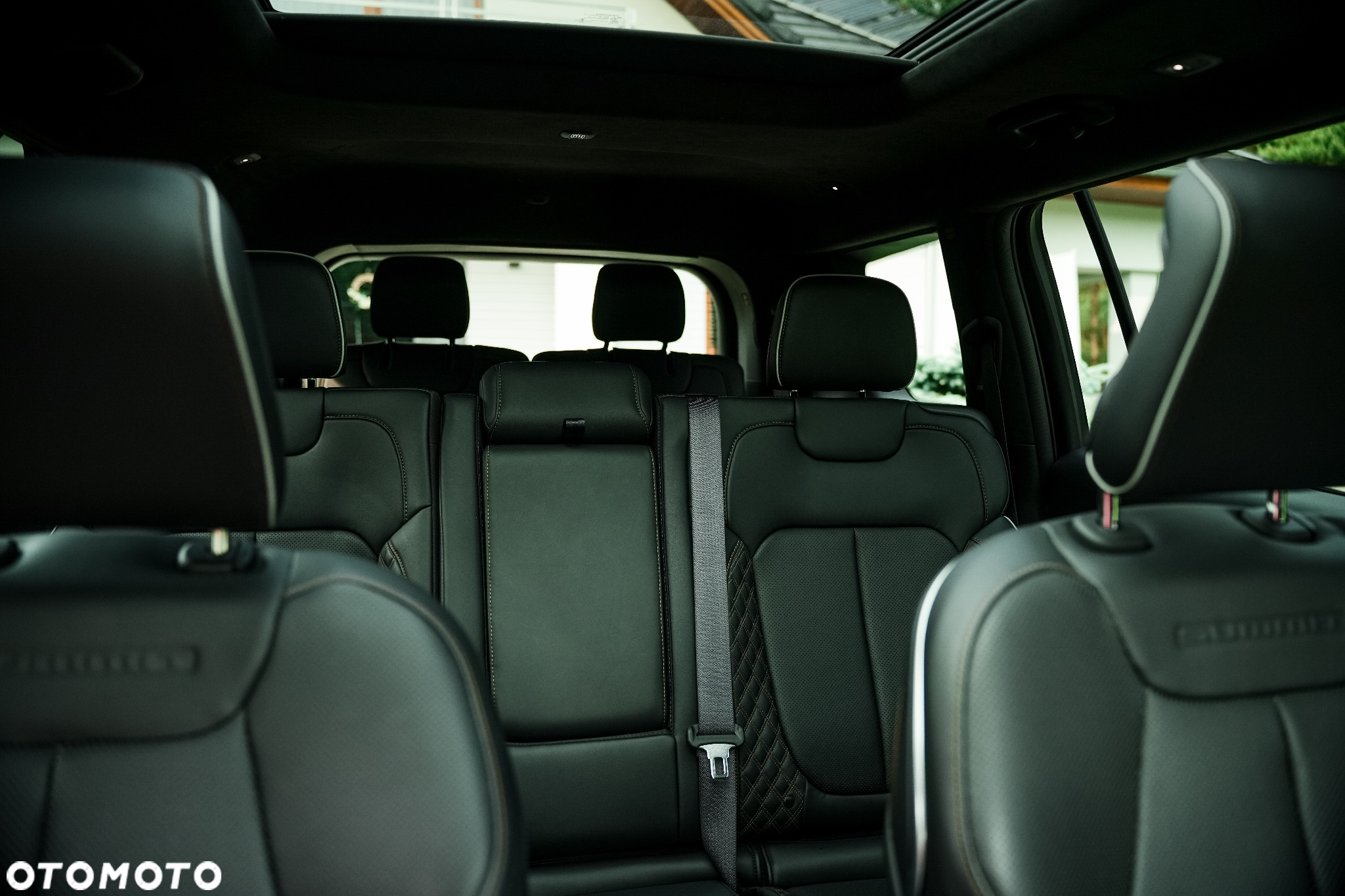 Jeep Grand Cherokee - 29