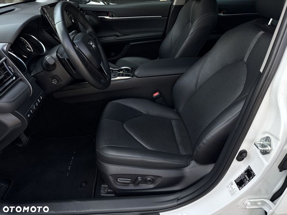 Toyota Camry 2.5 Hybrid Executive CVT - 13