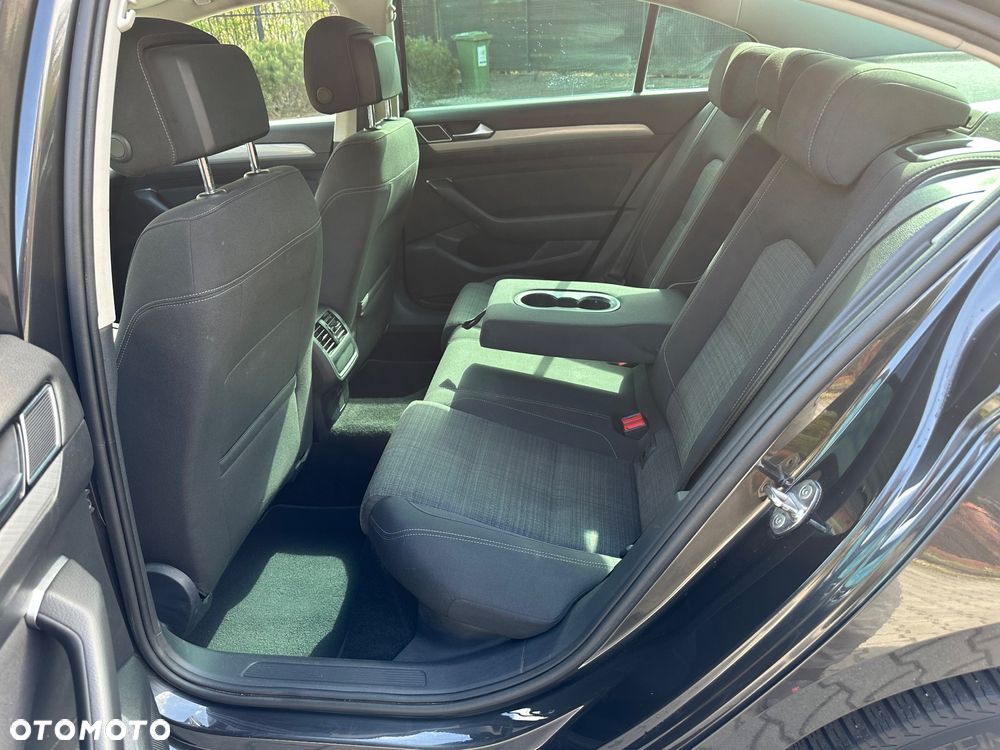 Volkswagen Passat 2.0 TDI Elegance DSG - 30