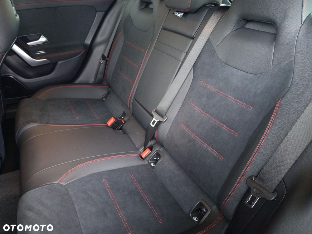 Mercedes-Benz CLA - 10