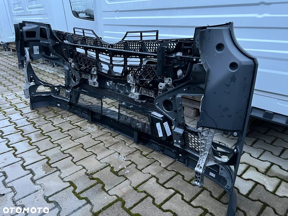 Zderzak przedni Mercedes MP4 Actros Antos - 3