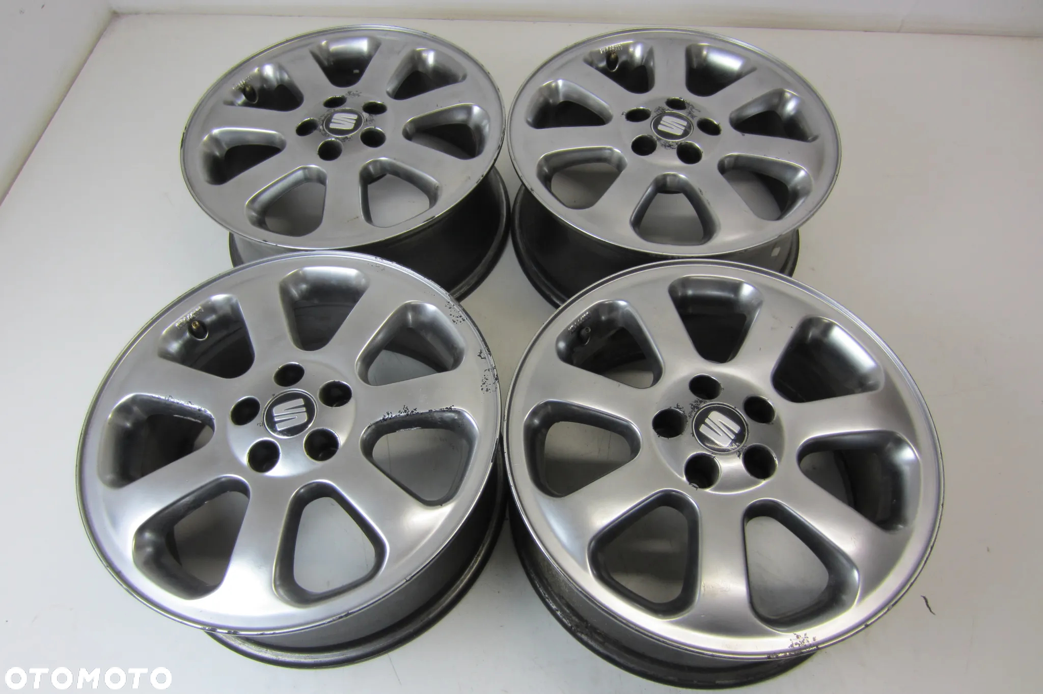 FELGI ALUMINIOWE 16 SEAT LEON IBIZA CORDOBA ARONA VW POLO TAIGO T CROSS SKODA SCALA OCTAVIA FABIA RAPID ROOMSTER 5X100 - 2