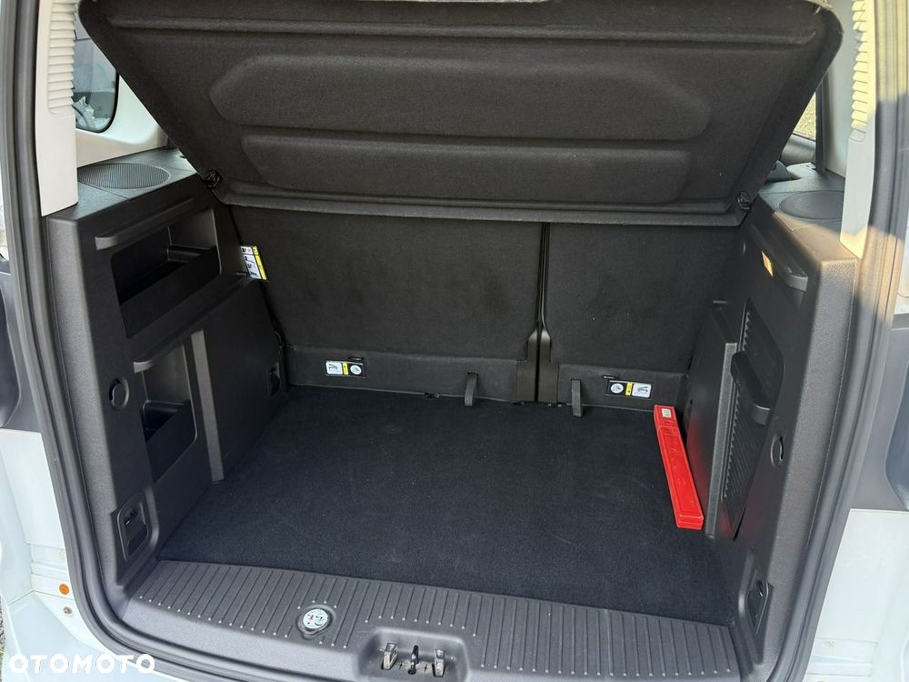 Ford Tourneo Courier - 28