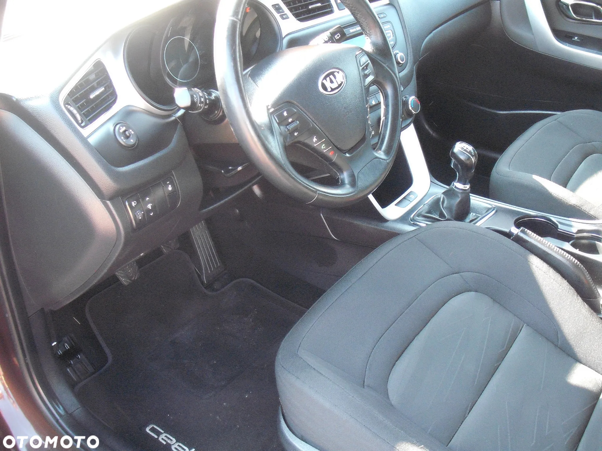 Kia Ceed - 13