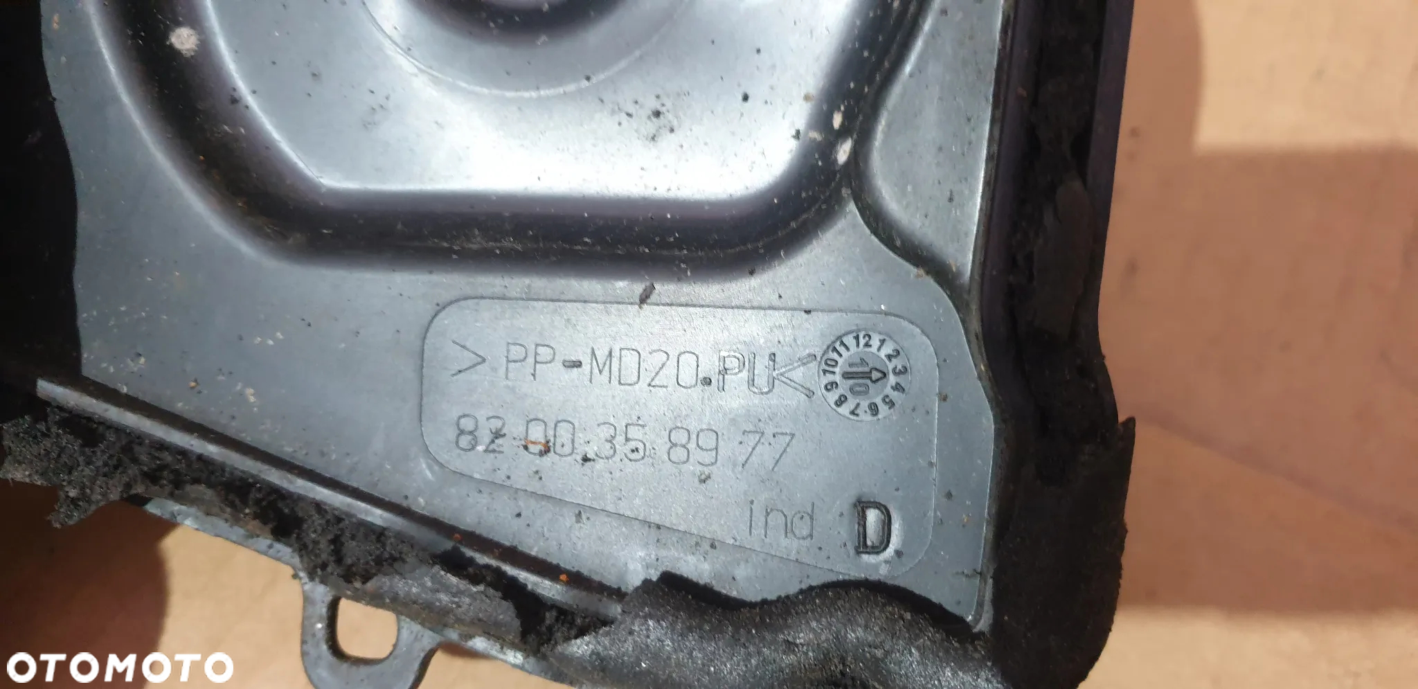 Renault Clio III Kombi 1.5 DCI Zaślepka Kielicha Lewa Prawa Przód 8200358975 8200358977 - 6
