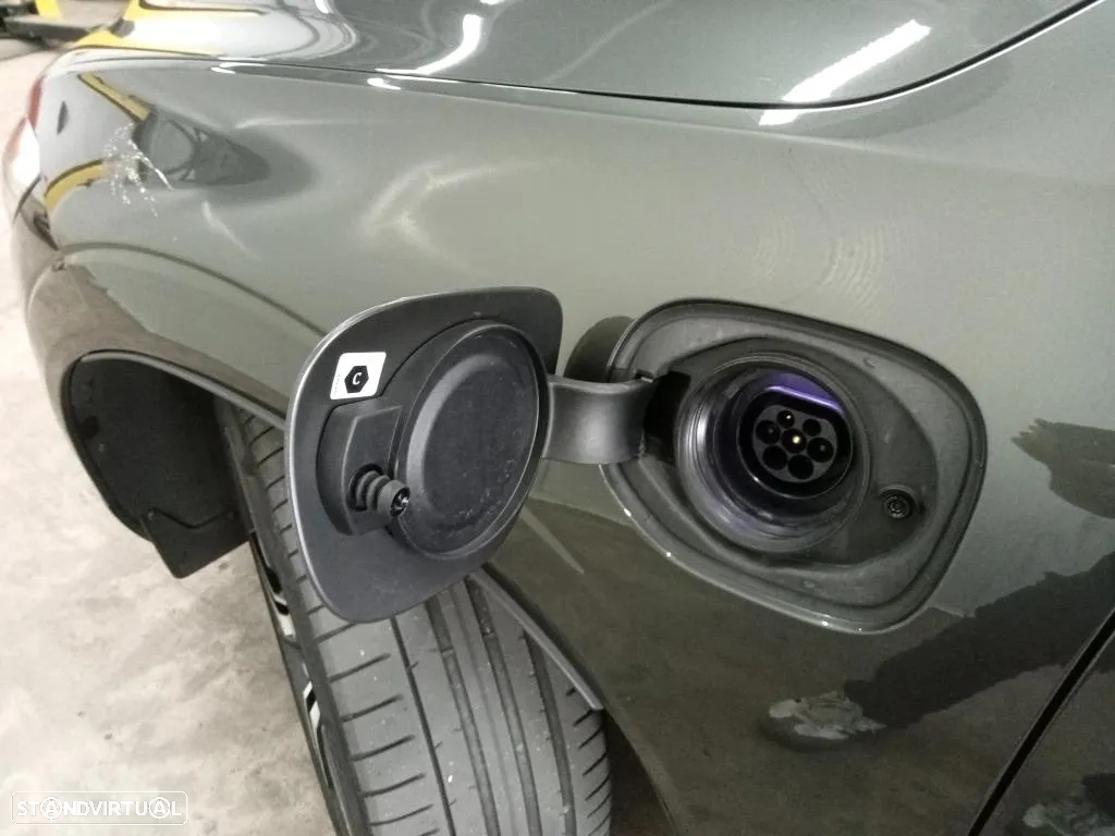 Volvo XC 60 2.0 T6 PHEV R-Design AWD - 14