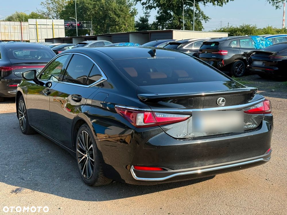 Lexus ES 300h Prestige - 14