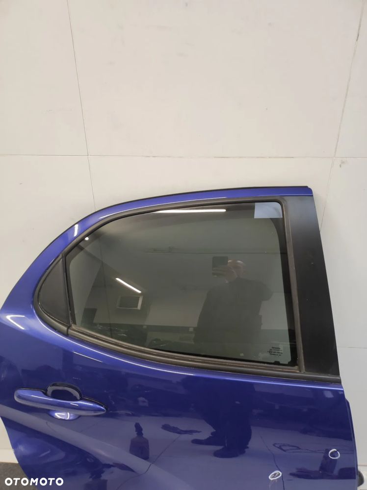 Drzwi prawe tył tylne Toyota Yaris IV 4 - 2