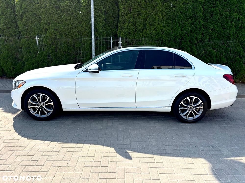 Mercedes-Benz Klasa C 300 9G-TRONIC AMG Line - 4