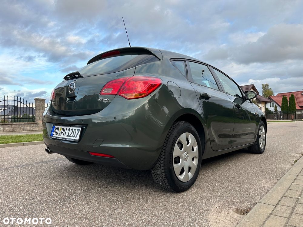 Opel Astra 1.4 Turbo 150 Jahre - 10