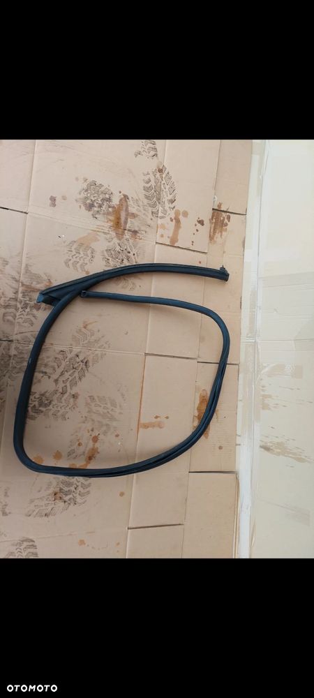 BMW E36 CABRIO USZCZELKA DRZWI LEWA