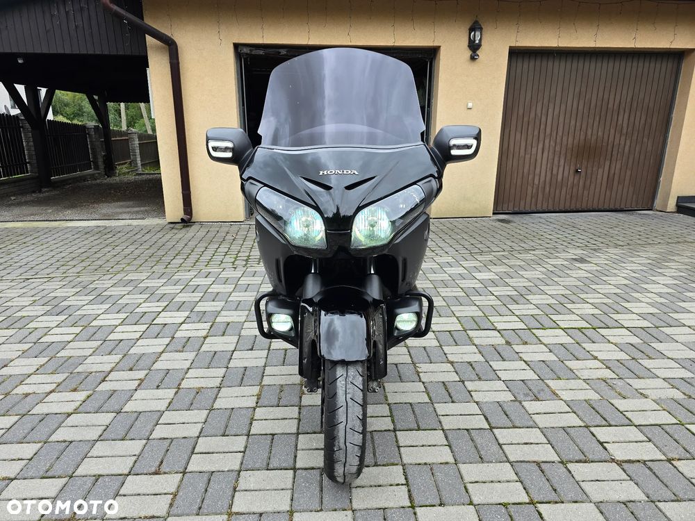 Honda GL - 8
