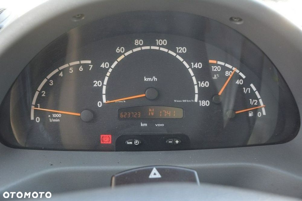 Mercedes-Benz Sprinter - 19
