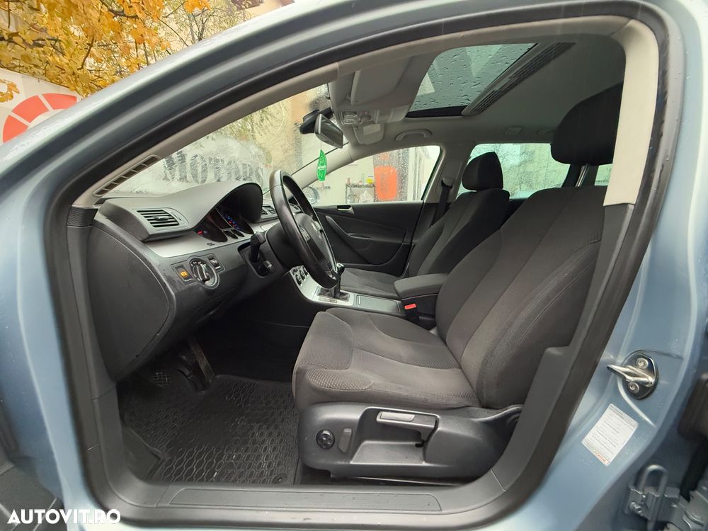 Volkswagen Passat Variant 2.0 TDI BlueMotion Technology DPF Highline - 16