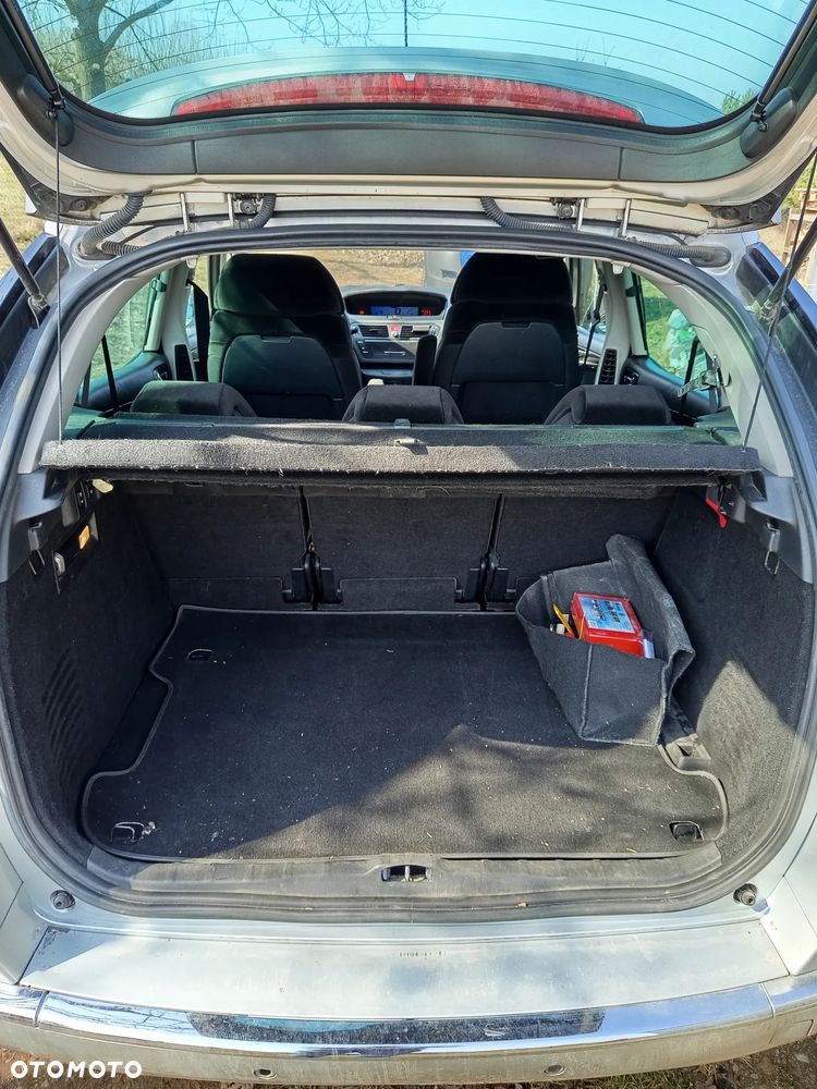 Citroën C4 2.0 HDi FAP Exclusive - 7