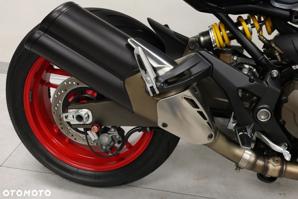 Ducati Monster - 32