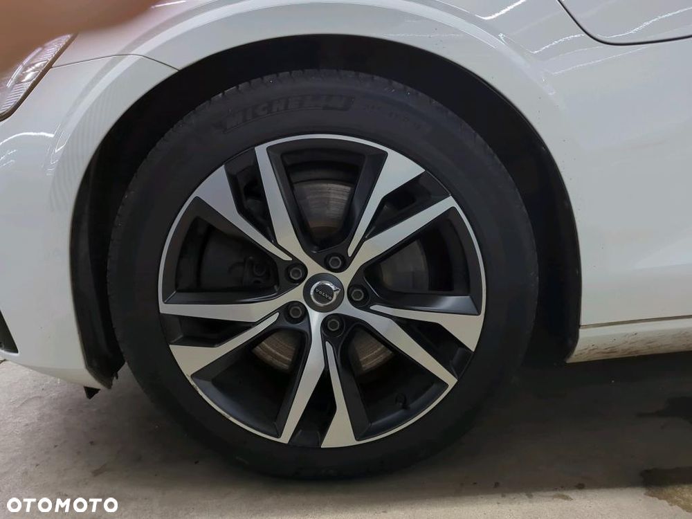 Volvo V60 T8 AWD Plug-In Hybrid R-Design - 7