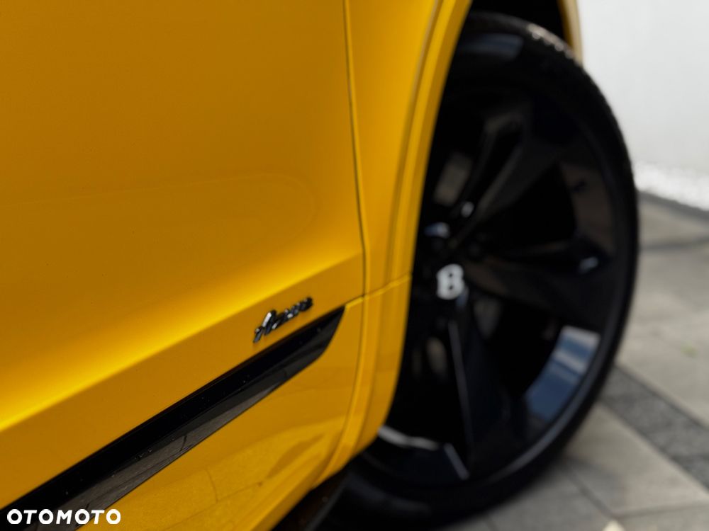 Bentley Bentayga Azure - 24