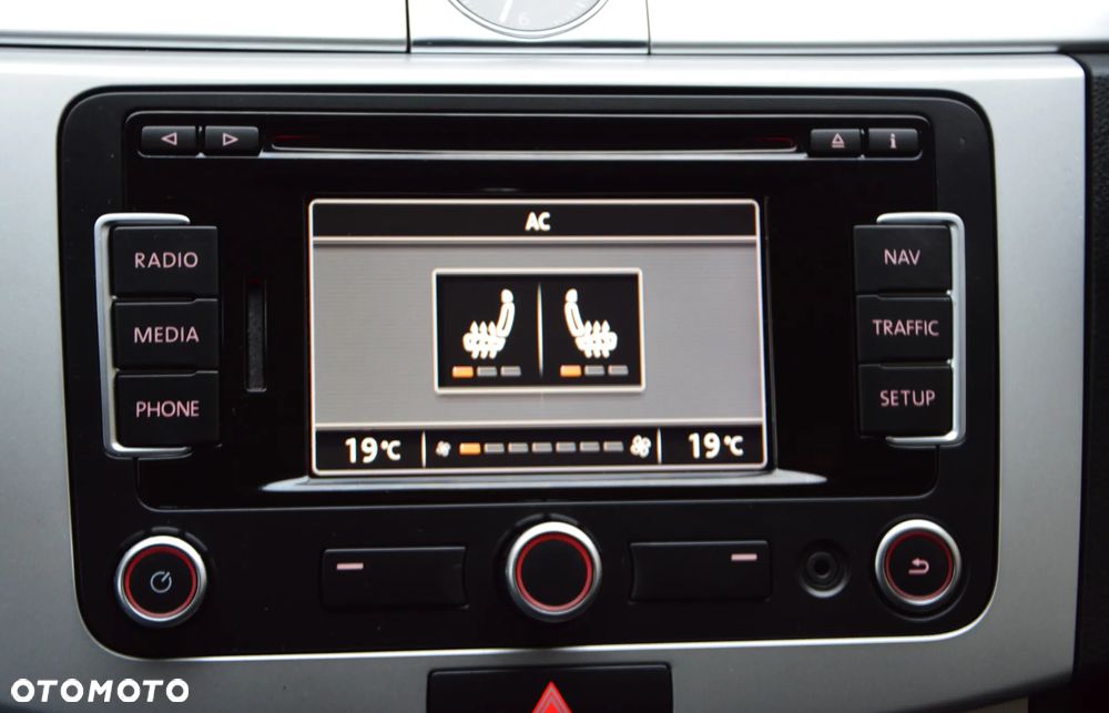 Volkswagen Passat - 10