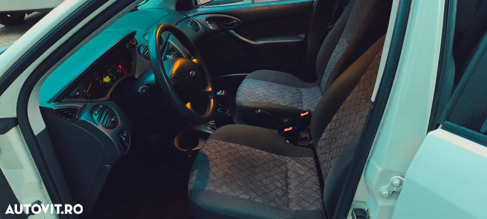 Ford Focus Wagon 1.8TD - 15