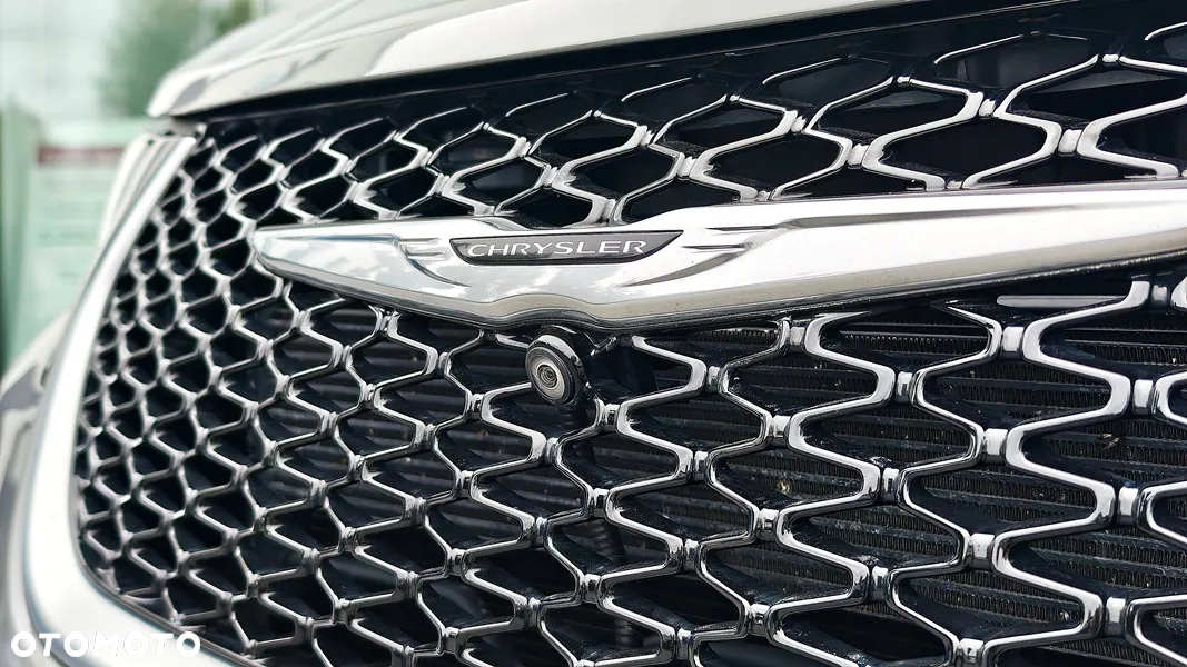 Chrysler Pacifica - 10