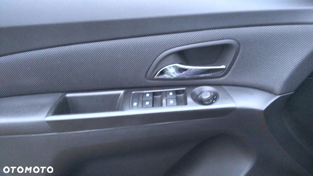 Chevrolet Cruze 1.6 LT - 18