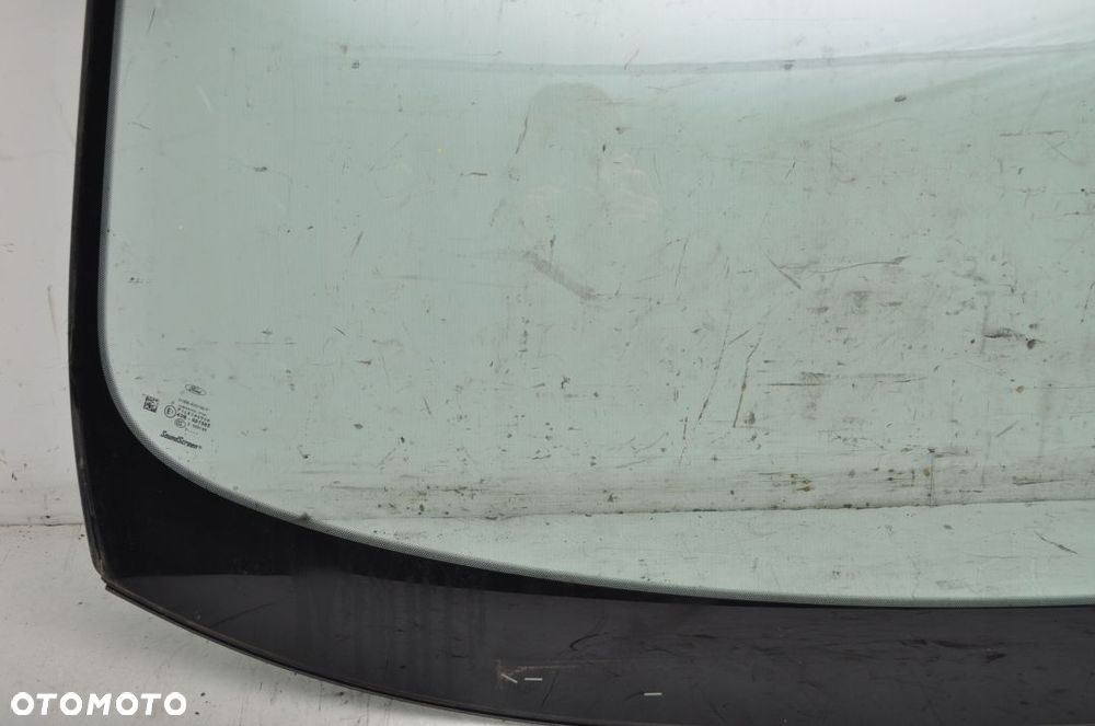 FORD FIESTA MK8 SZYBA PRZÓD PRZEDNIA CZOŁOWA 17R - 10