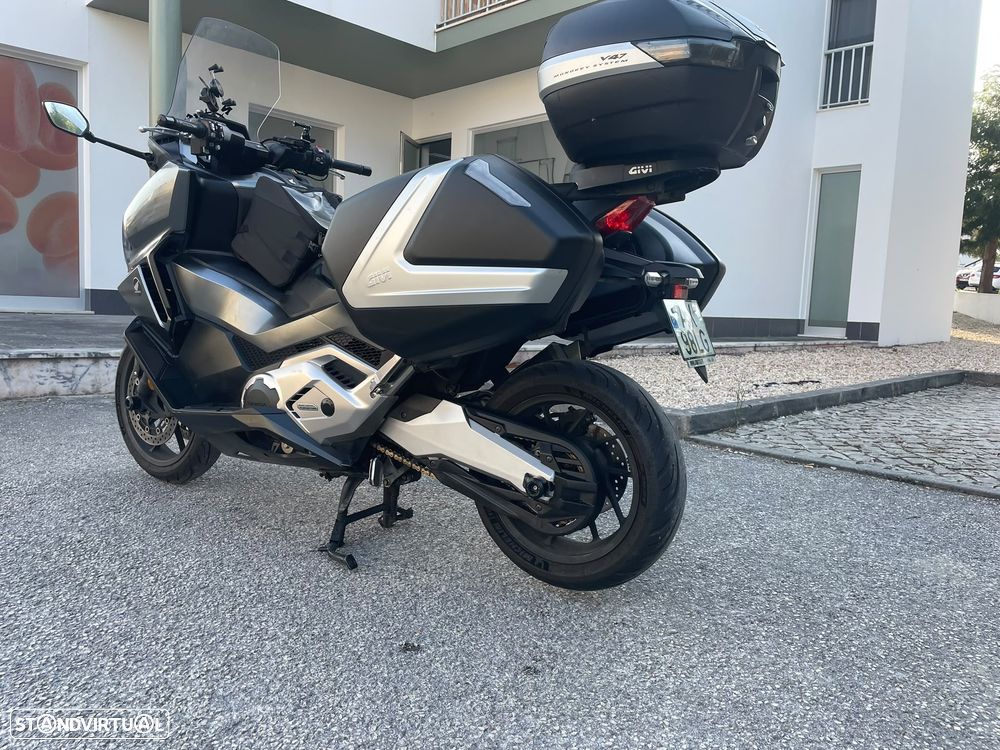 Honda Forza NSS750 - 10