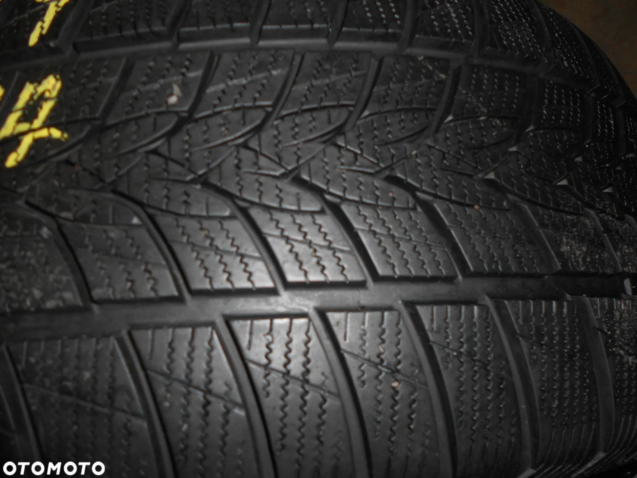 OPONA POJEDYNKA 235/40R19 MINERVA FROSTRACK UHP DOT 1220 8MM - 2