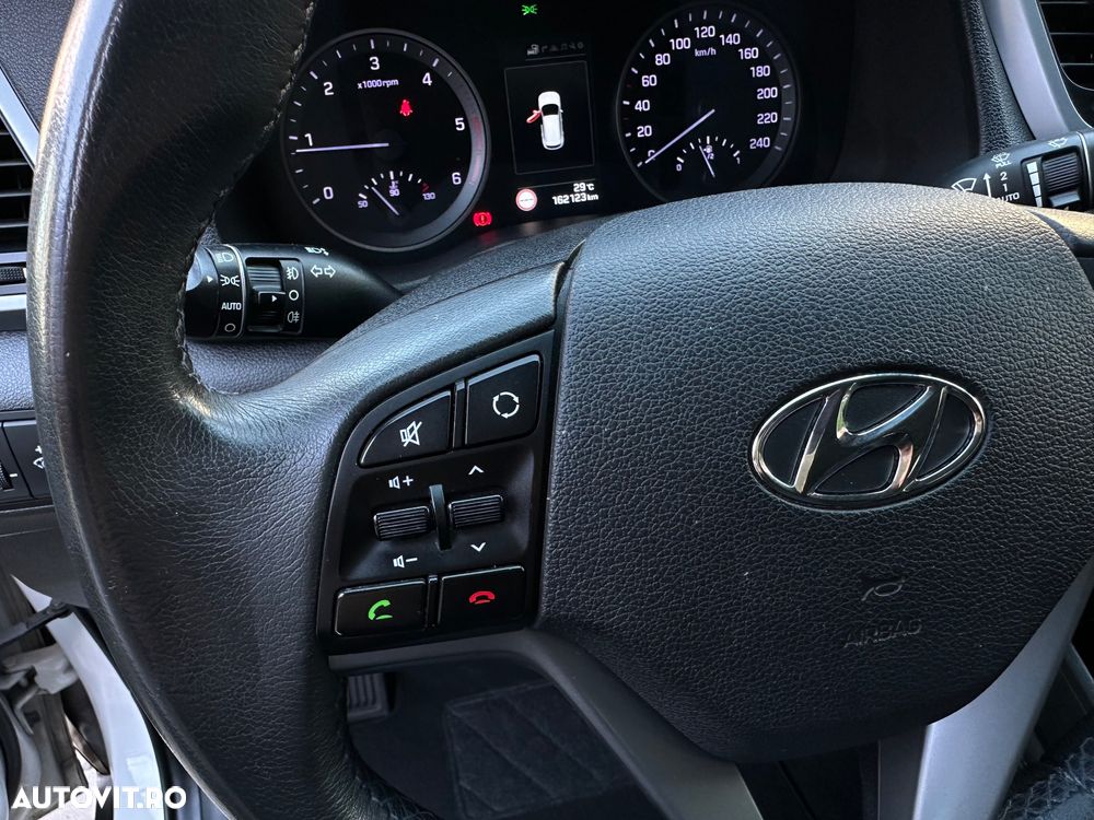 Hyundai Tucson blue 1.7 CRDi 2WD Style - 18