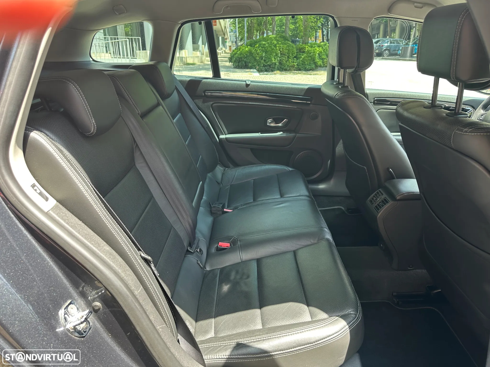 Renault Laguna Break 2.0 dCi Initiale - 19