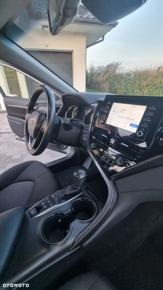 Toyota Camry - 24