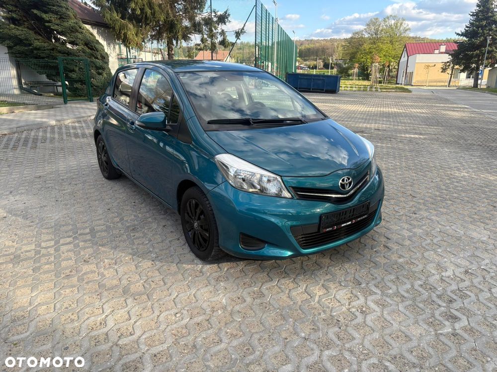 Toyota Yaris 1.33 VVT-i Lounge - 12