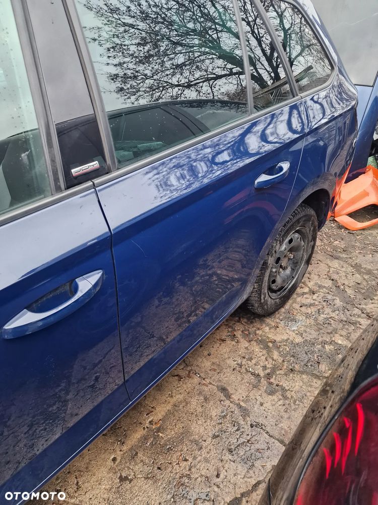 Drzwi  lewy  tył skoda  Fabia III kombi w kolorze  LF5A - 2