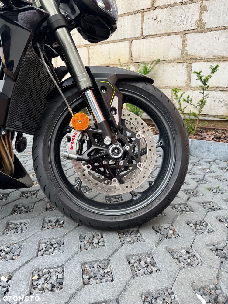 Triumph Street Triple - 30