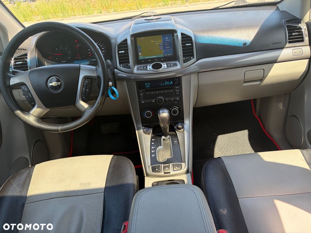Chevrolet Captiva 2.2 D LTZ - 11