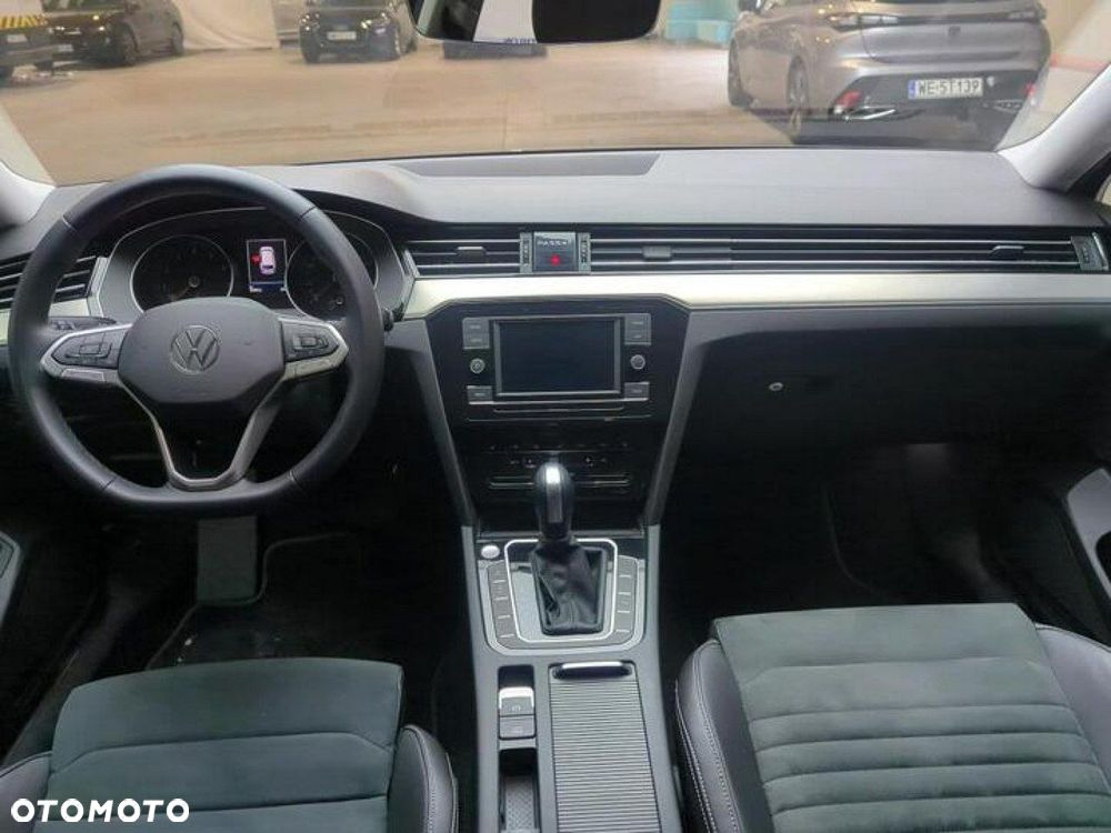 Volkswagen Passat - 8