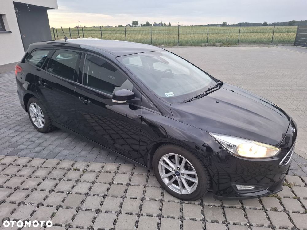 Ford Focus 1.5 TDCi SYNC Edition PowerShift - 8