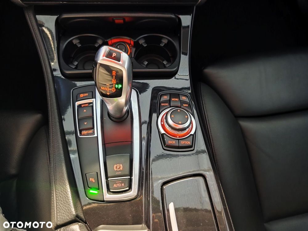 BMW Seria 5 525d - 12