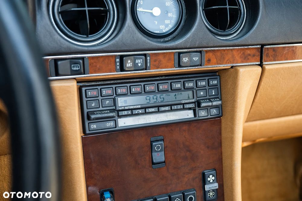 Mercedes-Benz SL - 25